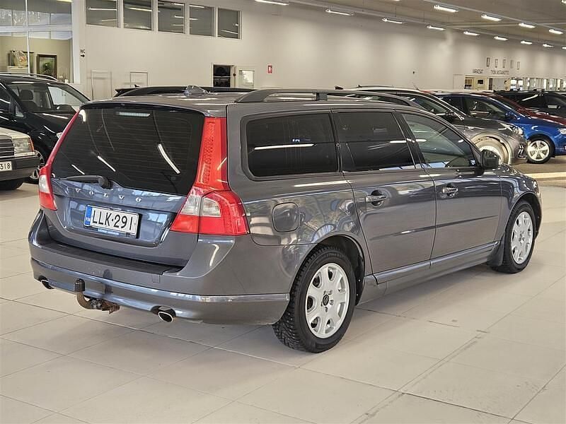 Käytetty Volvo V70 Kinetic 205 HP (150 kW) 2010 Harmaa Farmari
