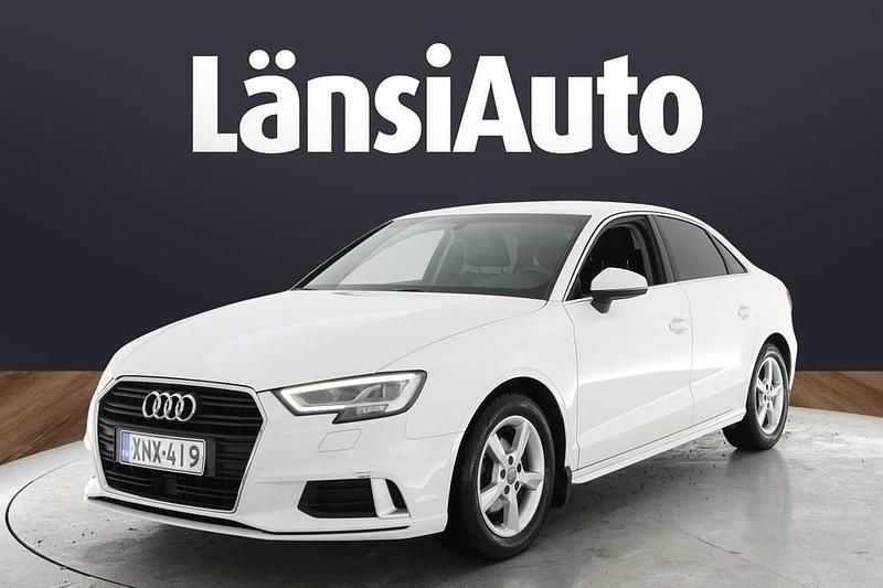 Käytetty Audi A3 Business 116 HP (85 kW) 2017 Valkoinen Sedan