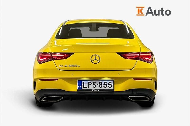 Käytetty Mercedes CLA250e Business 160 HP (117 kW) 2021 Sedan