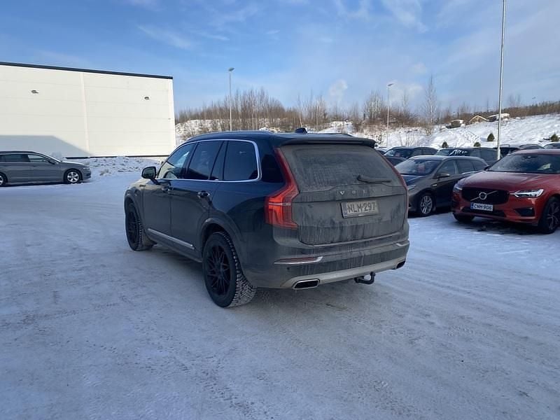 Käytetty Volvo XC90 Inscription 235 HP (172 kW) 2019 Katumaasturi