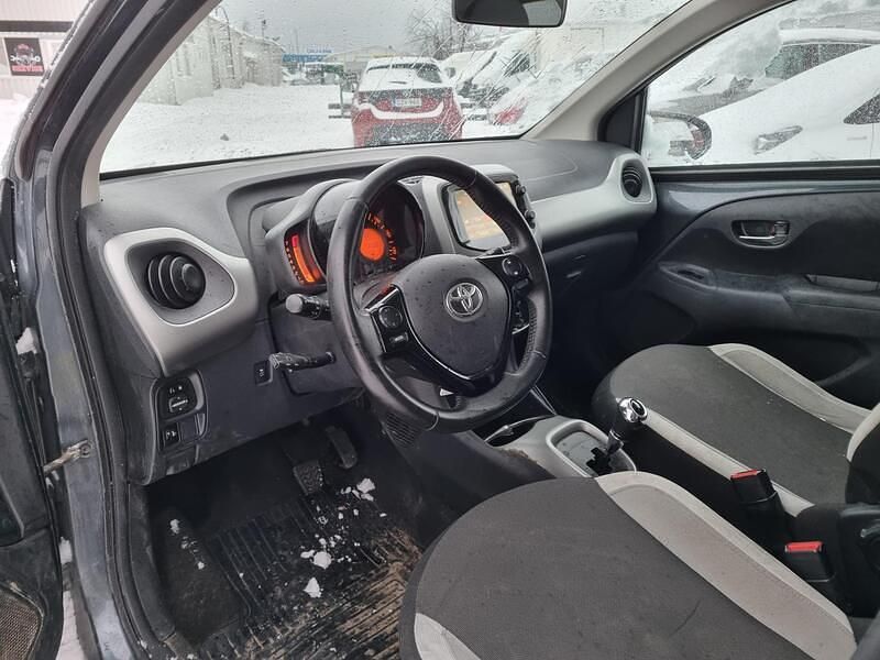 Käytetty Toyota Aygo Edition 69 HP (50 kW) 2017 Viistoperä