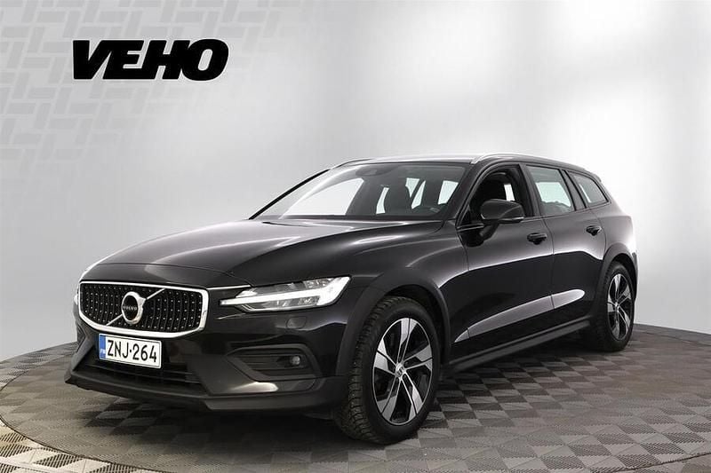 Musta Käytetty 2022 Volvo V60 CC Business Edition Farmari | 29 900 € (Perustarjous) - Kuva 1/4