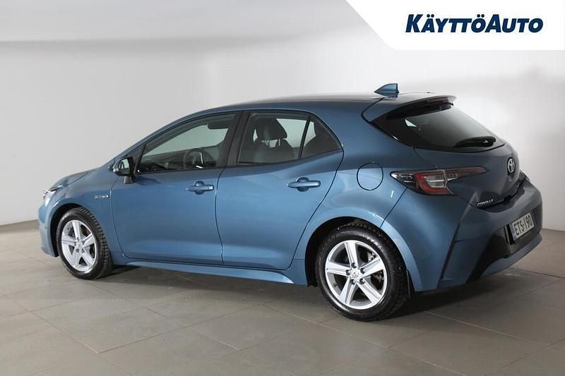 Käytetty Toyota Corolla Active 122 HP (89 kW) 2021 Sininen Viistoperä
