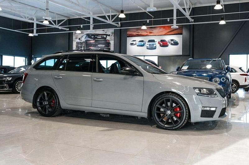 Käytetty Skoda Octavia RS 220 HP (161 kW) 2017 Farmari