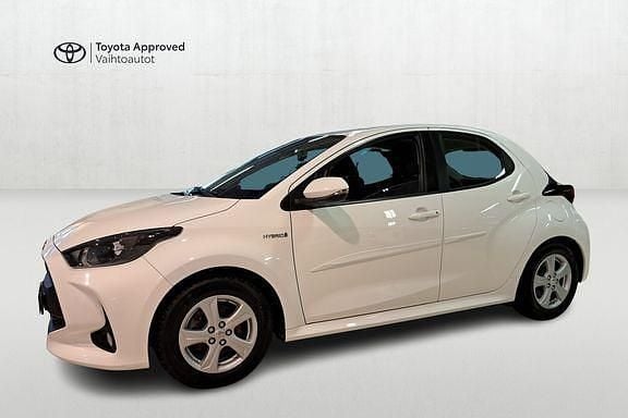 Käytetty Toyota Yaris Active 114 HP (83 kW) 2021 Valkoinen Viistoperä
