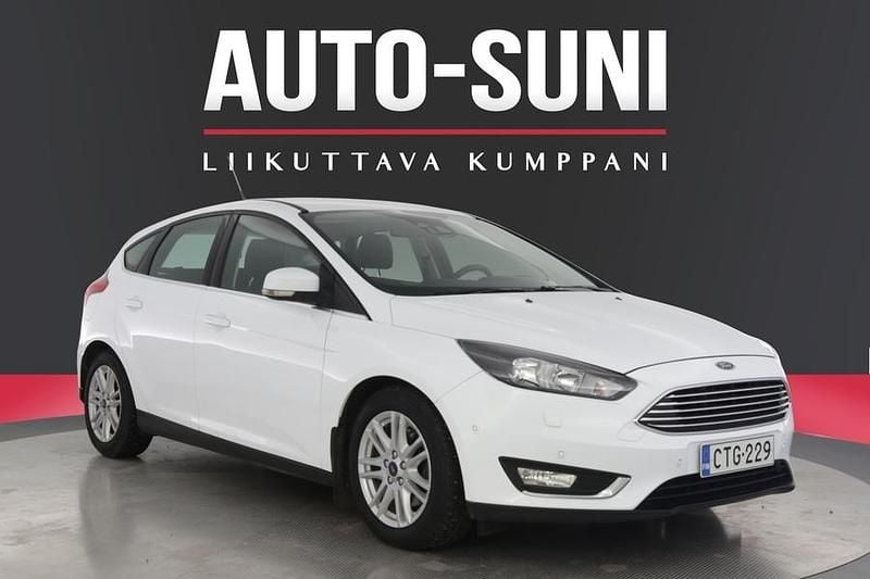 Valkoinen Käytetty 2015 Ford Focus Titanium Viistoperä | 8 900 € (Hyvä tarjous) - Kuva 1/4