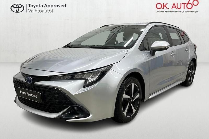 Käytetty Toyota Corolla Active 140 HP (102 kW) 2024 Hopea Farmari