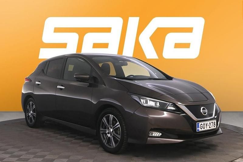 Käytetty Nissan Leaf N-Connecta 110 kW (150 HP) 2022 Viistoperä