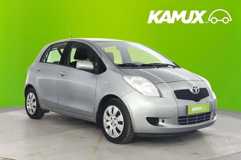 Hopea / harmaa Käytetty 2007 Toyota Yaris Sedan | 3 990 € (Kallis) - Kuva 1/4
