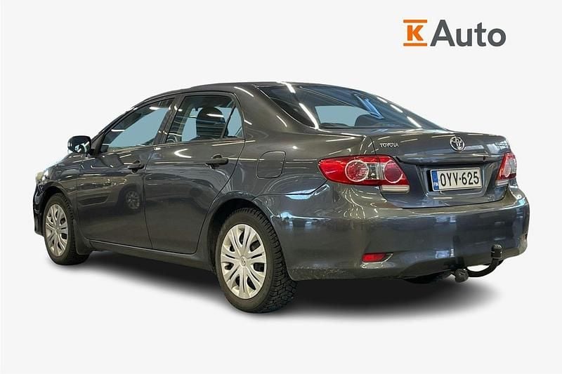 Käytetty Toyota Corolla Terra 132 HP (97 kW) 2011 Harmaa Sedan