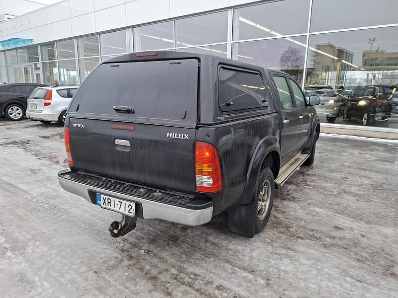 Käytetty Toyota HiLux SR 120 HP (88 kW) 2007 Musta Nouto