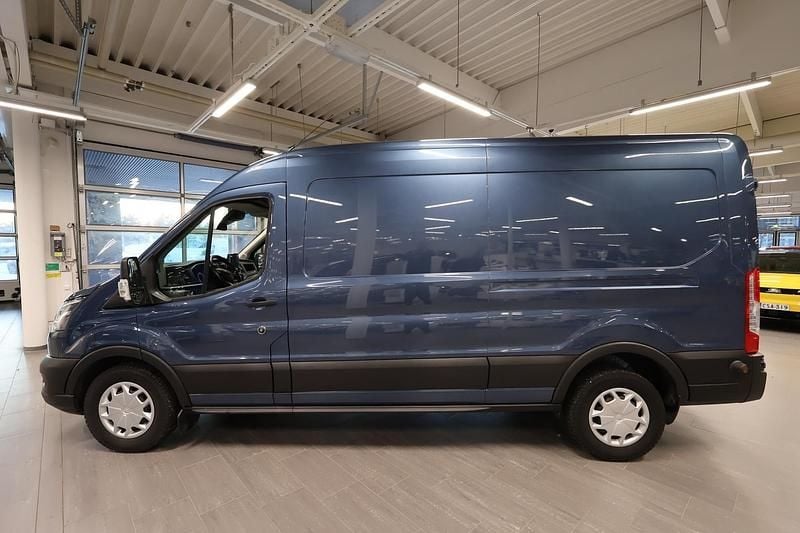 Käytetty Ford Transit Trend+ 350 HP (257 kW) 2021 Chrome blue Van