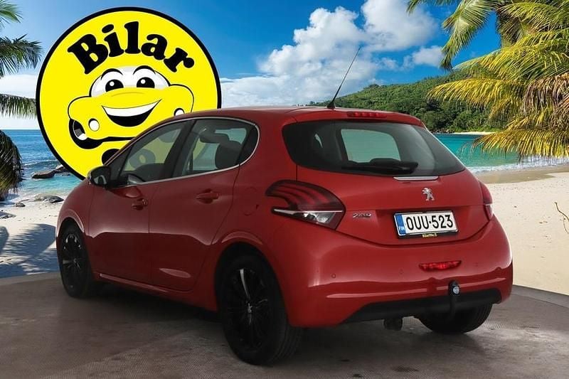 Käytetty Peugeot 208 Allure 110 HP (80 kW) 2015 Viistoperä