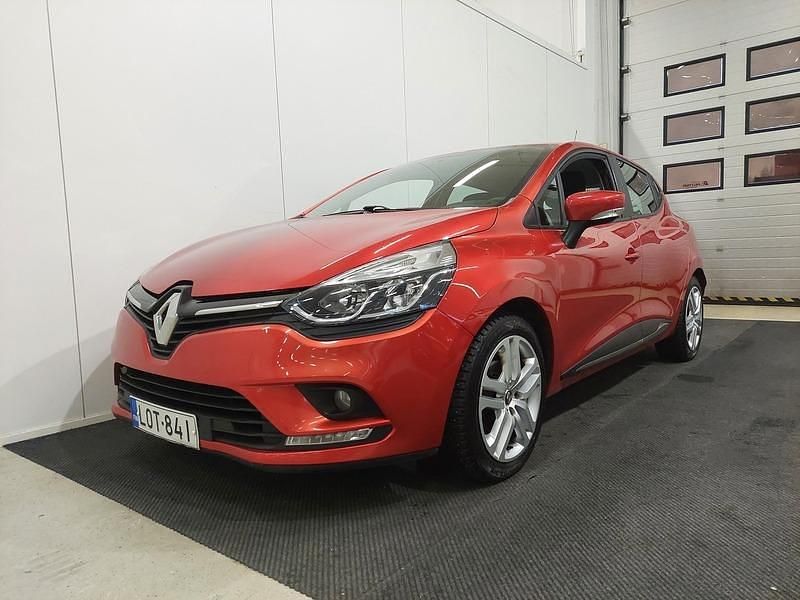 Metalli punainen Käytetty 2018 Renault Clio IV Viistoperä | 7 800 € (Perustarjous) - Kuva 1/4