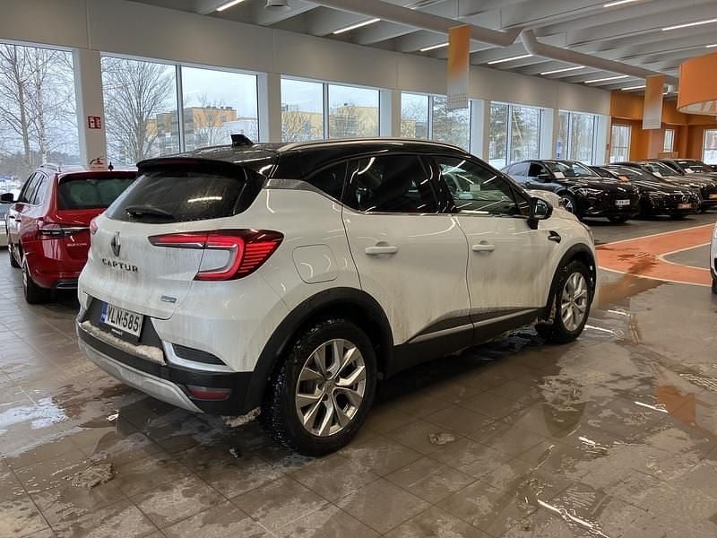 Käytetty Renault Captur Intens 159 HP (116 kW) 2022 Katumaasturi