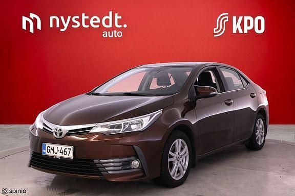 Käytetty Toyota Corolla Active 132 HP (97 kW) 2016 Ruskea (beige) Sedan
