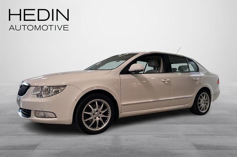 Valkoinen Käytetty 2009 Skoda Superb Elegance Viistoperä | 6 700 € (Supertarjous) - Kuva 1/4