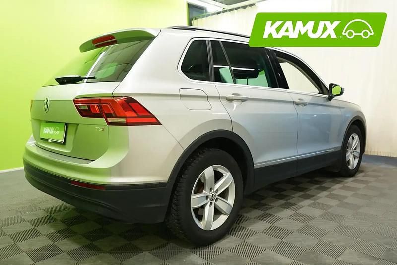 Käytetty VW Tiguan Comfortline 125 HP (91 kW) 2017 Hopea / harmaa Katumaasturi