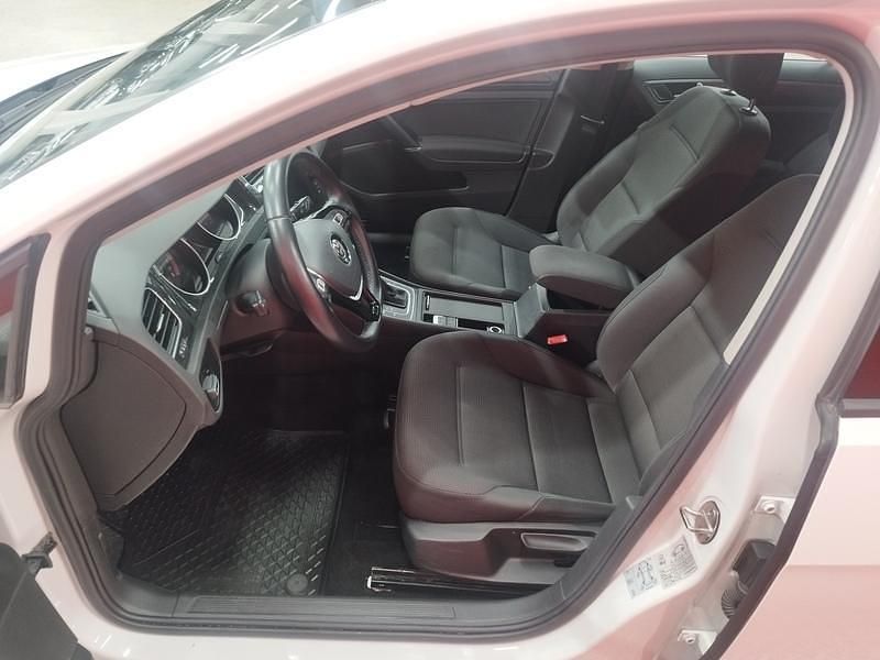 Käytetty VW Golf VII Comfortline 116 HP (85 kW) 2019 Farmari