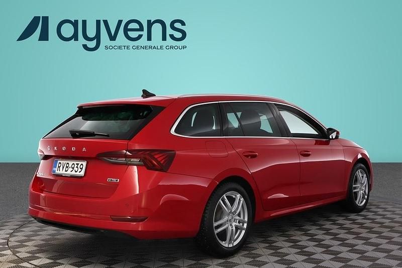 Käytetty Skoda Octavia Style 110 HP (80 kW) 2024 Punainen Farmari