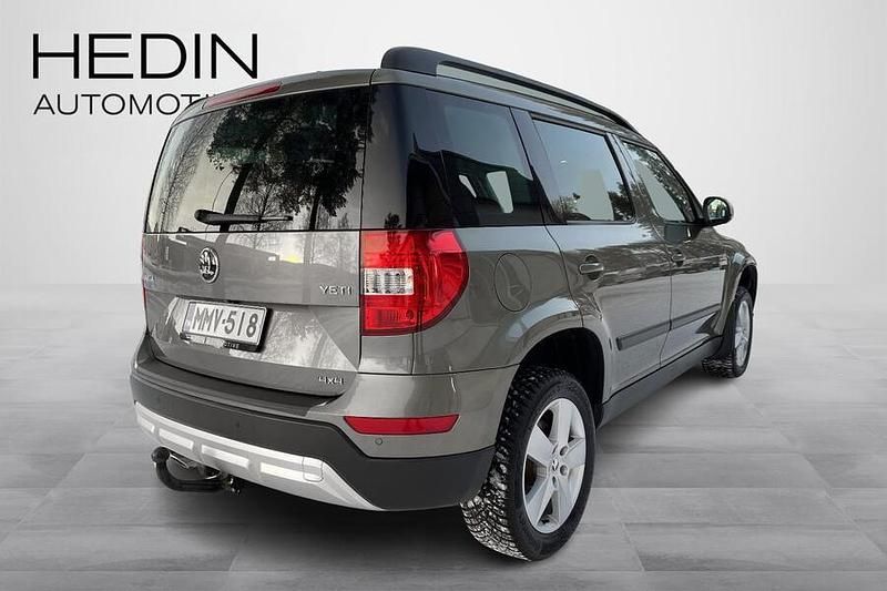 Käytetty Skoda Yeti Outdoor Style 150 HP (110 kW) 2017 Vihreä Katumaasturi