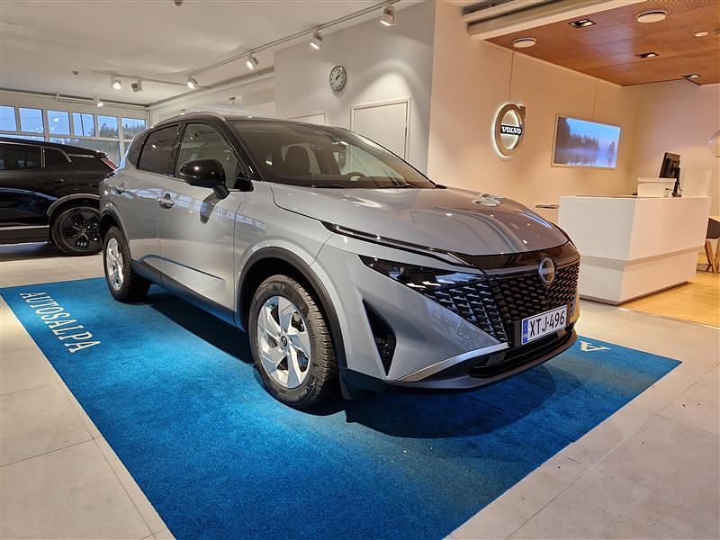 Käytetty Nissan Qashqai N-Connecta 158 HP (116 kW) 2024 Katumaasturi