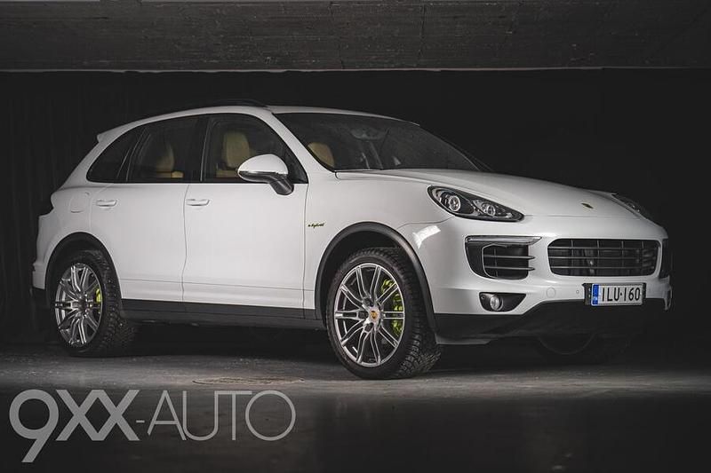 Käytetty Porsche Cayenne S E-Hybrid 333 HP (244 kW) 2015 Katumaasturi