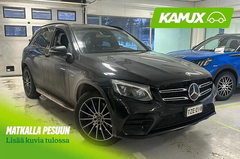 Käytetty Mercedes GLC350 Business 211 HP (155 kW) 2017 Musta Katumaasturi