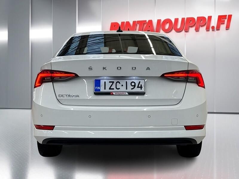 Käytetty Skoda Octavia Ambition 150 HP (110 kW) 2021 Sedan
