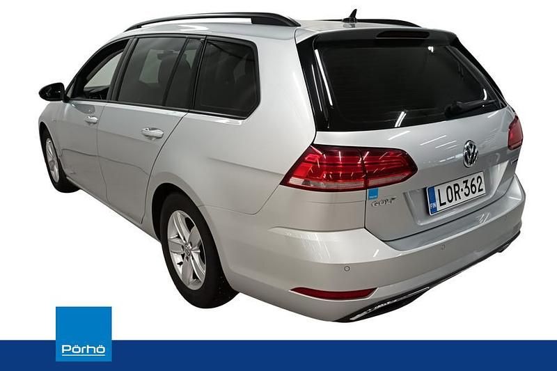 Käytetty VW Golf VII Comfortline 131 HP (96 kW) 2019 Harmaa Farmari