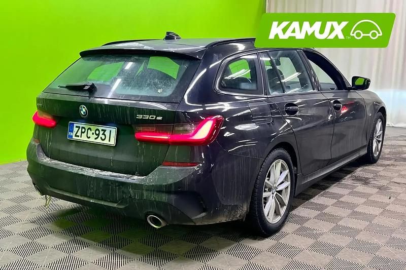 Käytetty BMW 330e M Sport 292 HP (214 kW) 2021 Musta Farmari