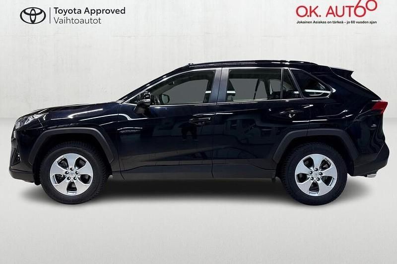 Käytetty Toyota RAV4 Hybrid Edition 178 HP (130 kW) 2023 Musta Katumaasturi