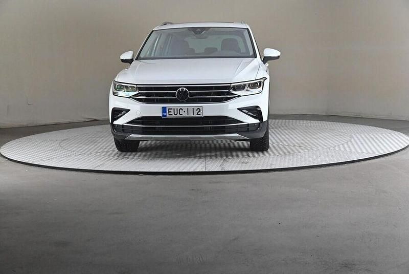 Käytetty VW Tiguan Style 150 HP (110 kW) 2023 Katumaasturi