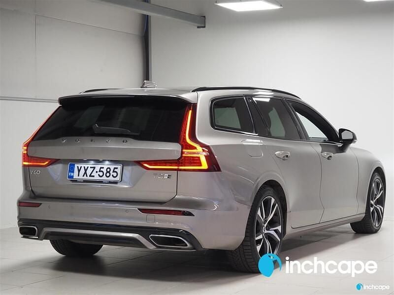 Käytetty Volvo V60 R-Design 317 HP (233 kW) 2019 Farmari
