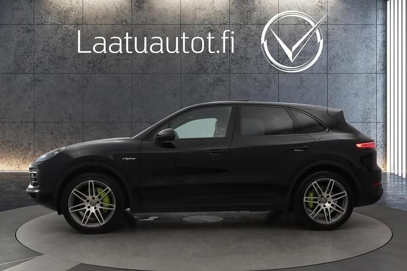 Käytetty Porsche Cayenne Sport 462 HP (339 kW) 2020 Katumaasturi
