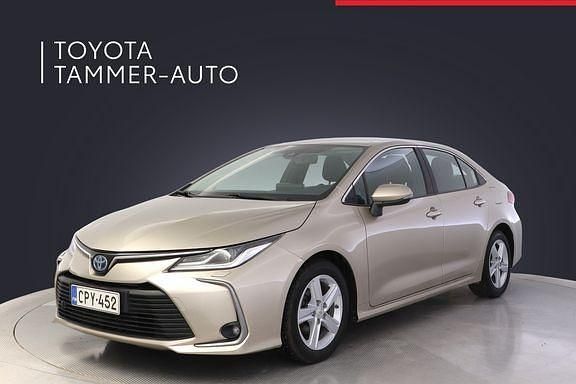 Keltainen Käytetty 2022 Toyota Corolla Active Sedan | 21 980 € (Perustarjous) - Kuva 1/4