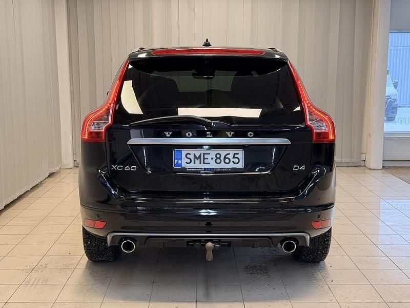 Käytetty Volvo XC60 Business Edition 190 HP (139 kW) 2017 Musta Katumaasturi