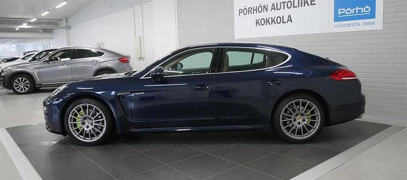 Käytetty Porsche Panamera S E-Hybrid 333 HP (244 kW) 2016 Sininen Sedan