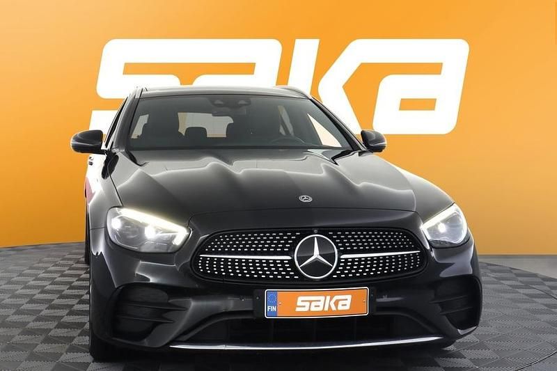 Käytetty Mercedes E300 AMG 306 HP (225 kW) 2021 Farmari