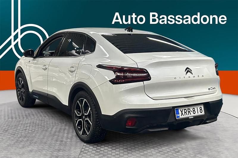 Käytetty Citroën e-C4 114 kW (156 HP) 2023 Sedan