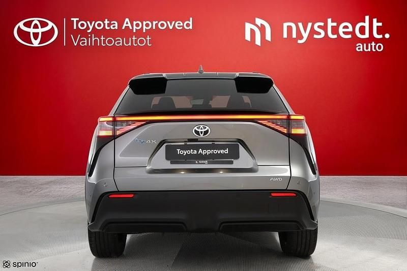 Käytetty Toyota bZ4X Premium 160 kW (218 HP) 2023 Harmaa Katumaasturi