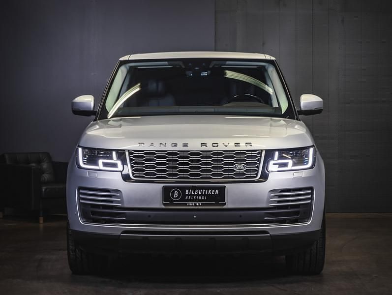 Käytetty Land Rover Range Rover Vogue 301 HP (221 kW) 2019 Katumaasturi