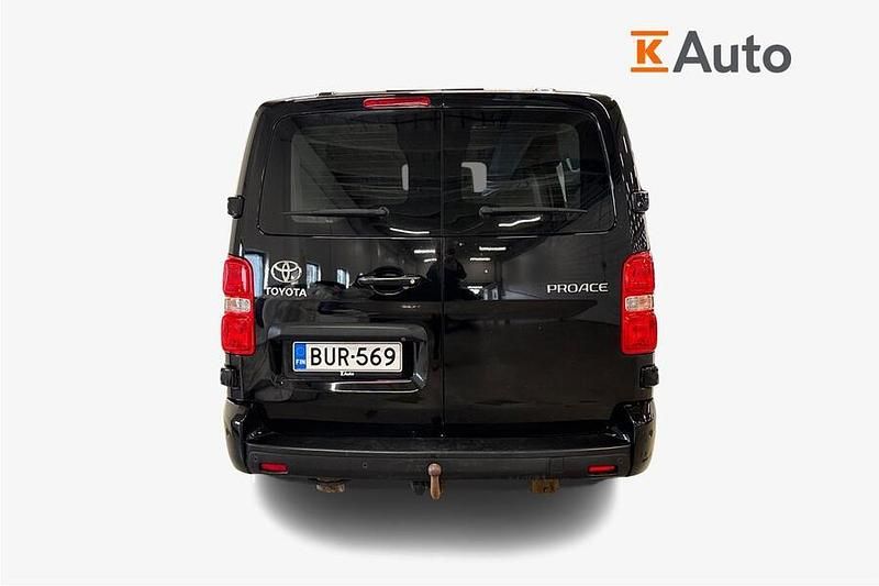 Käytetty Toyota Proace Premium 177 HP (130 kW) 2017 Musta Tila-auto