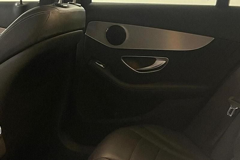 Käytetty Mercedes C200 AMG 184 HP (135 kW) 2018 Valkoinen Sedan