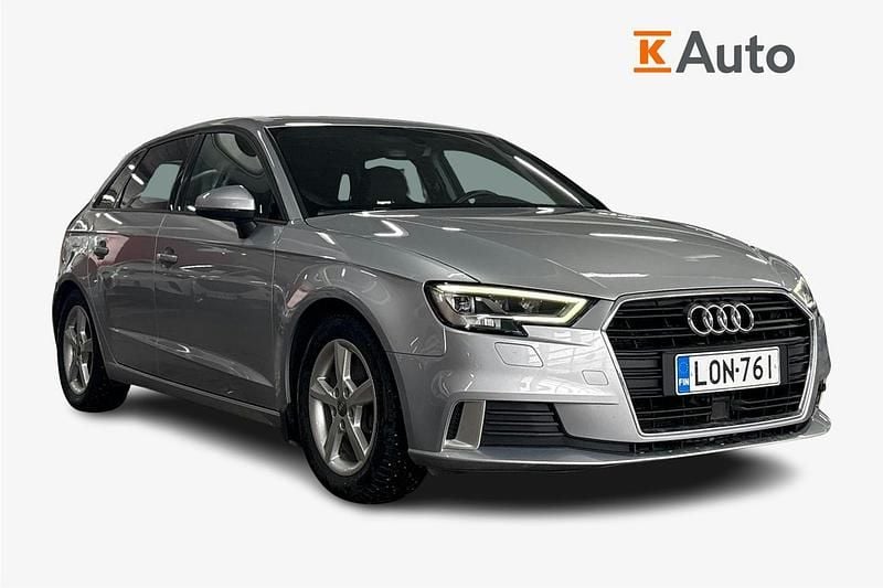 Käytetty Audi A3 Sportback Business 150 HP (110 kW) 2018 Hopea Viistoperä