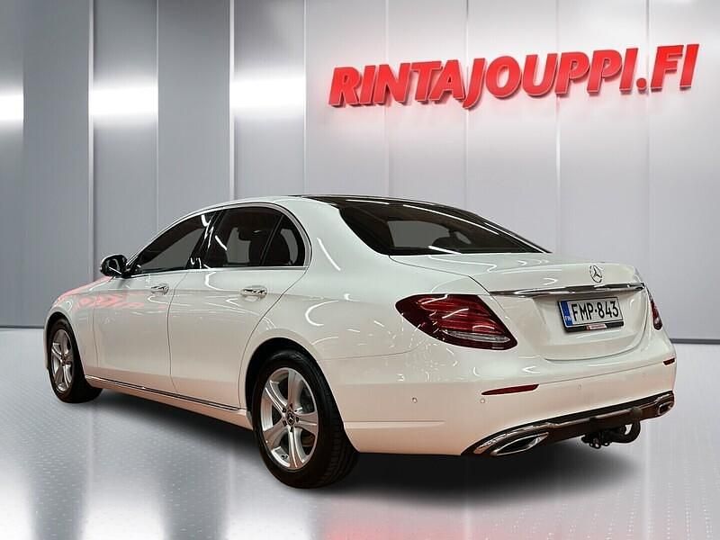 Käytetty Mercedes 220 Avantgarde 194 HP (142 kW) 2017 Sedan