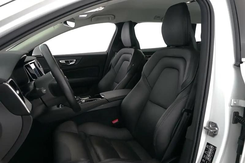 Käytetty Volvo V60 Inscription 340 HP (250 kW) 2020 Valkoinen Farmari