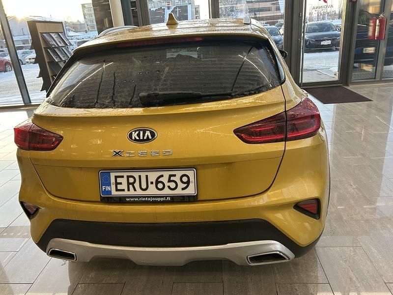 Käytetty Kia XCeed EX 120 HP (88 kW) 2020 Keltainen Katumaasturi