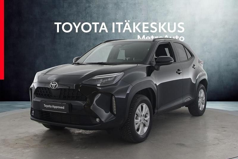 Käytetty Toyota Yaris Cross 116 HP (85 kW) 2024 Musta Katumaasturi