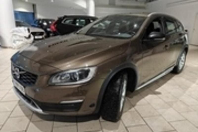 Käytetty 2016 Volvo V60 CC Business Edition Farmari | 21 690 € (Hyvä tarjous) - Kuva 1/3